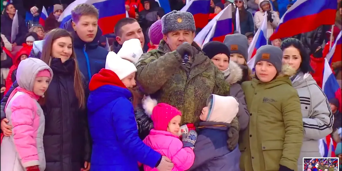 Фото: кадр из трансляции концерта в Лужниках