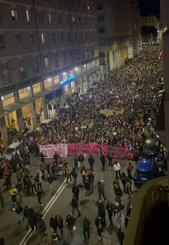 Акция против насилия в Риме. Фото: твиттер