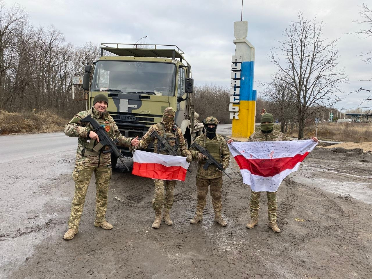 Альгерд с побратимами под Купянском, декабрь 2023 года. Фото: личный архив Альгерда / hromadske