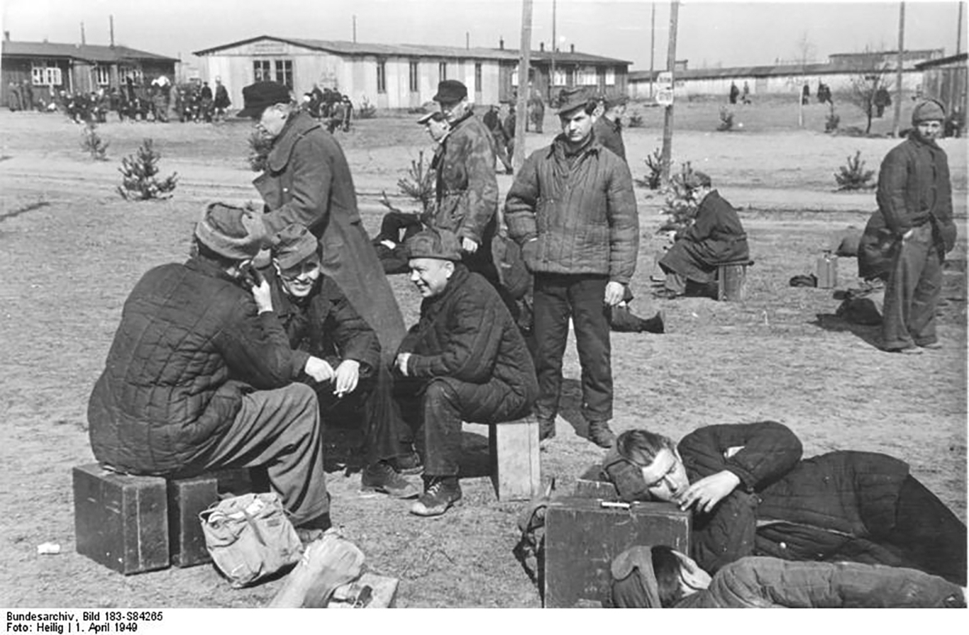 Возвращающиеся домой немецкие военнопленные, 1 апреля 1949 года. Фото: Wikimedia