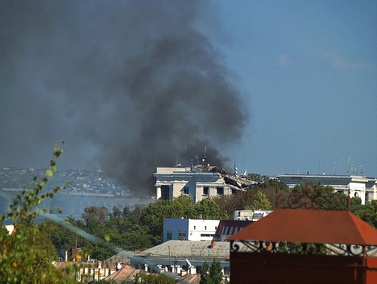 The aftermath of a cruise missile strike on the historic headquarters of the Black Sea Fleet in Sevastopol, 22 September 2023. Photo: Ivanov (CC-BY-SA 3.0) / wikimedia.org