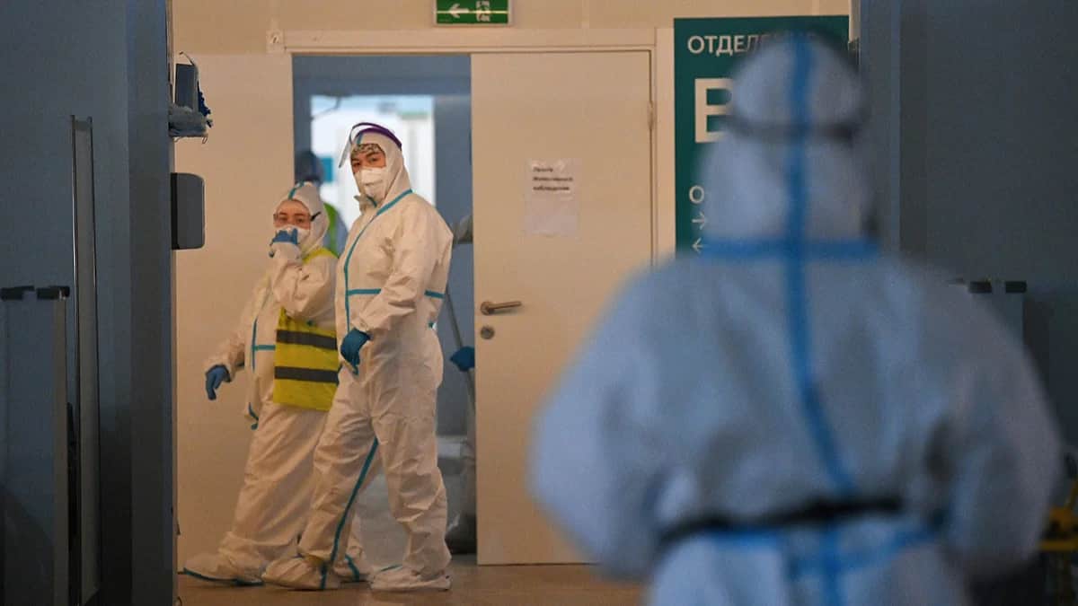 «Красная зона» для лечения пациентов с коронавирусной инфекцией в Москве, 28 октября 2021 года. Фото: Александр Миридонов / Коммерсантъ / Sipa USA / Vida Press