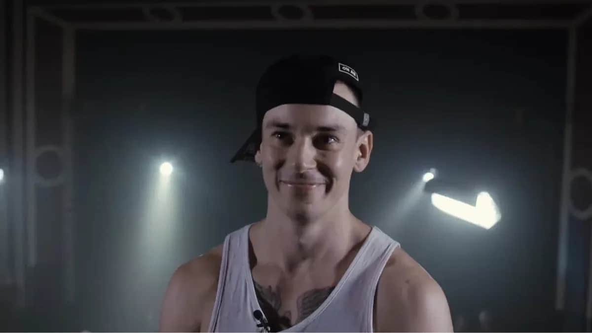 Скриншот: Versus Battle / YouTube