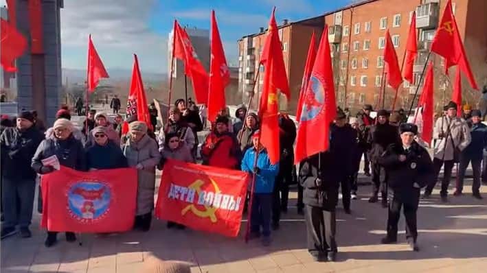 Around 100 people in Russia’s Far East attend protest calling for fair elections
