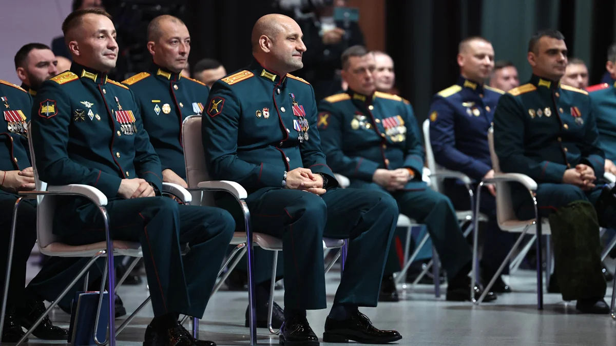 Участники программы «Время героев», 14 июня 2024 года. Фото: Kremlin.ru