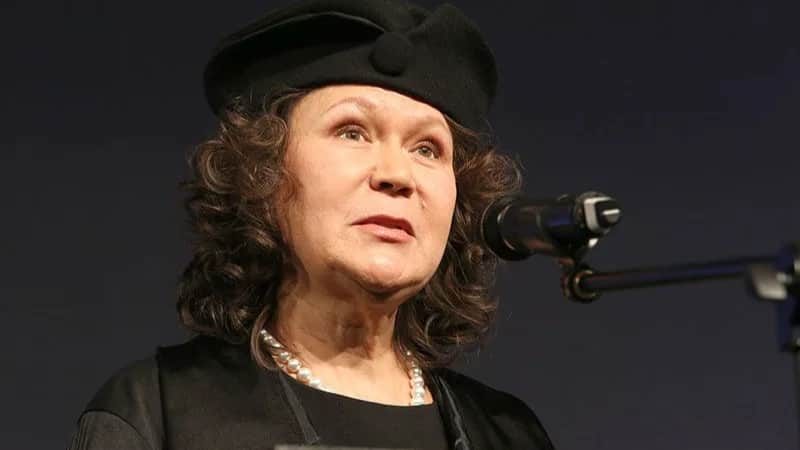 Талия Хабриева во время церемонии посвящения в Почетные доктора СПбГУП, 2018 год. Фото: gup.ru