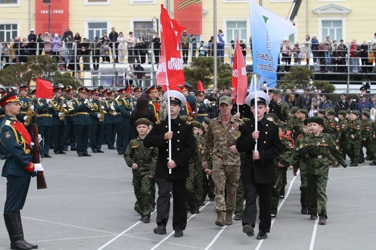 Детский парад в Владивостоке, 4 мая 2025 года. Фото: Алексей Воронин / пресс-служба главы города