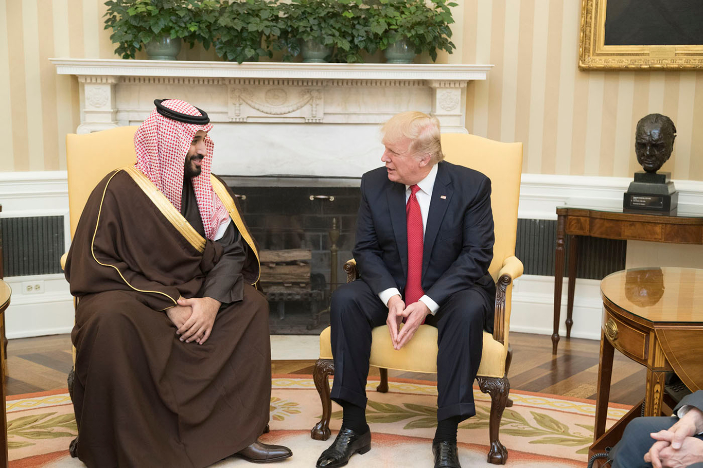 Принц Мухаммед с президентом США Дональдом Трампом в Овальном кабинете в 2017 году. Фото: The White House / Wikimedia