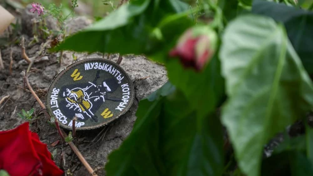 Memorial outside PMC Wagner headquarters in St. Petersburg. Photo: EPA-EFE/ANTON MATROSOV