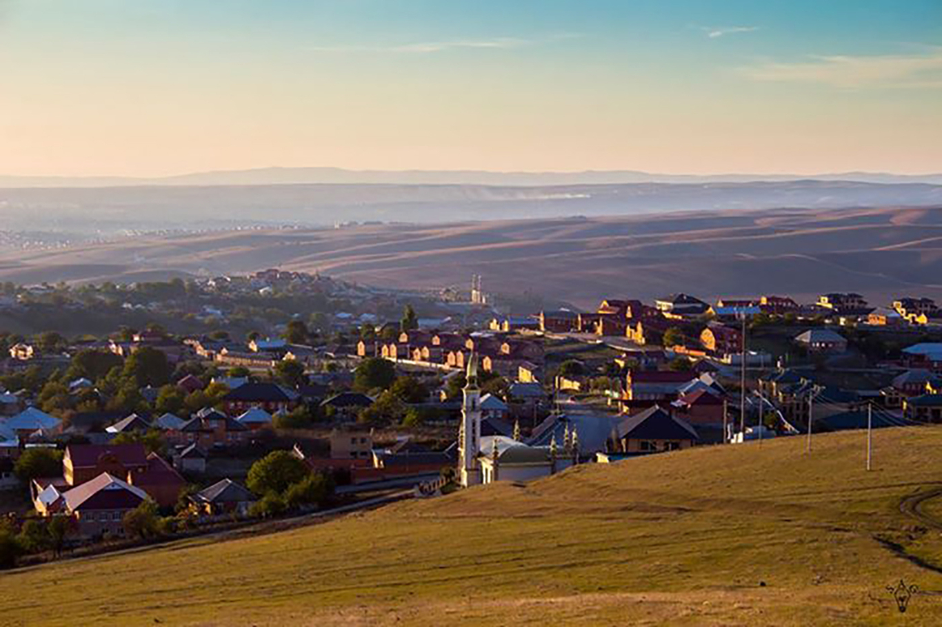 Вид на селение Сурхахи. Фото: Адам Сагов / Wikimedia