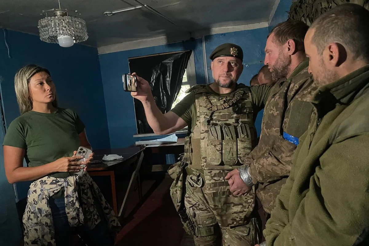 Апти Алаудинов допрашивает военнопленного в прямом эфире. Фото: Telegram