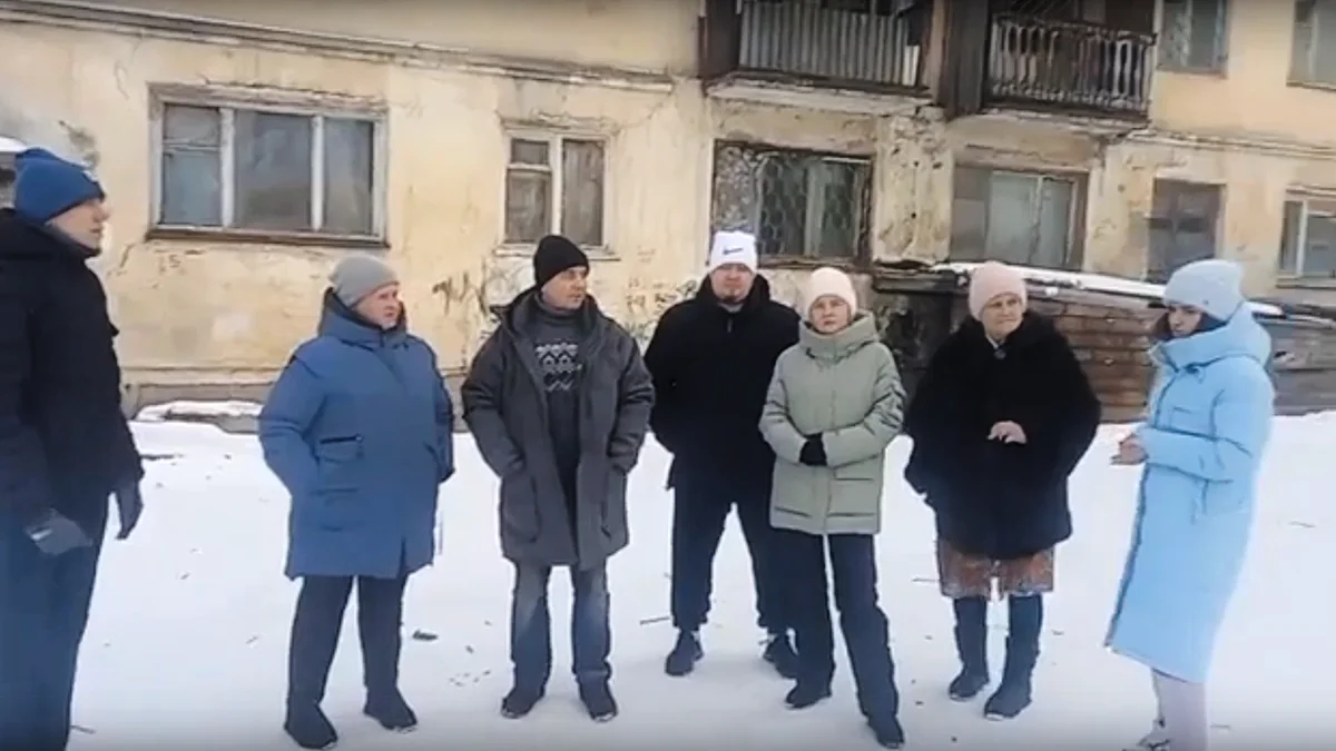 Кадр из видео обращения жильцов дома №3 на Куйбышевской улице в Братске. Фото: «ВКонтакте»