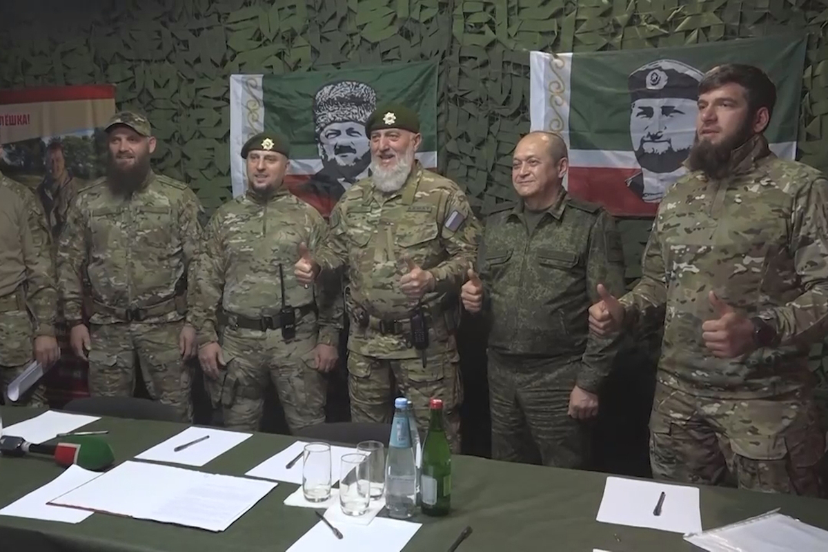 Подписание контракта «Ахмата» с Минобороны РФ, июнь 2023 года. Фото: Адам Делимханов / Telegram