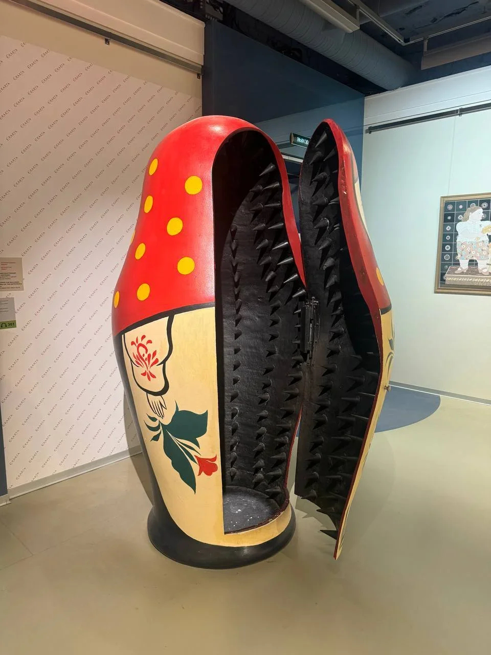 Photo: Yevgeny Kondratyev’s Welcome to Russia at the Erarta Museum. Photo: @pavluchenkovaav / Telegram
