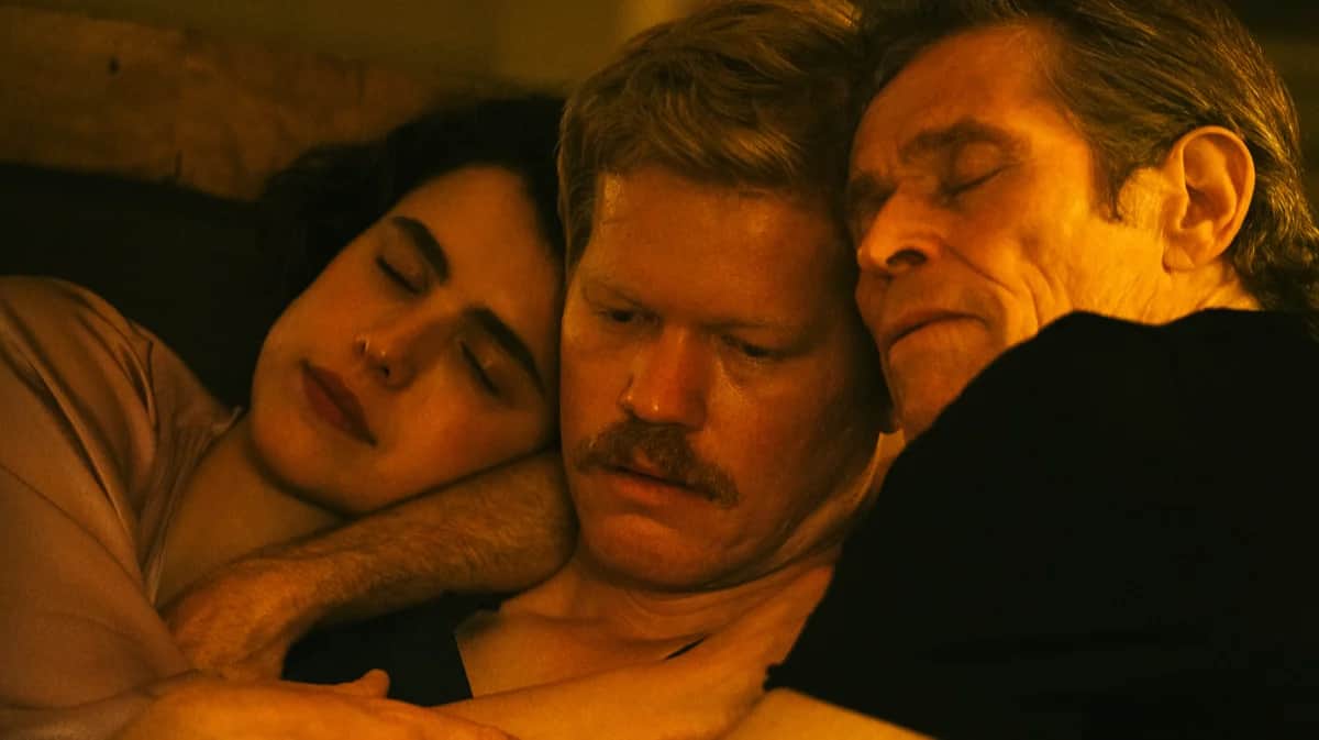Маргарет Куэлли, Джесси Племонс и Уиллем Дэфо. Фото: Atsushi Nishijima / Searchlight Pictures