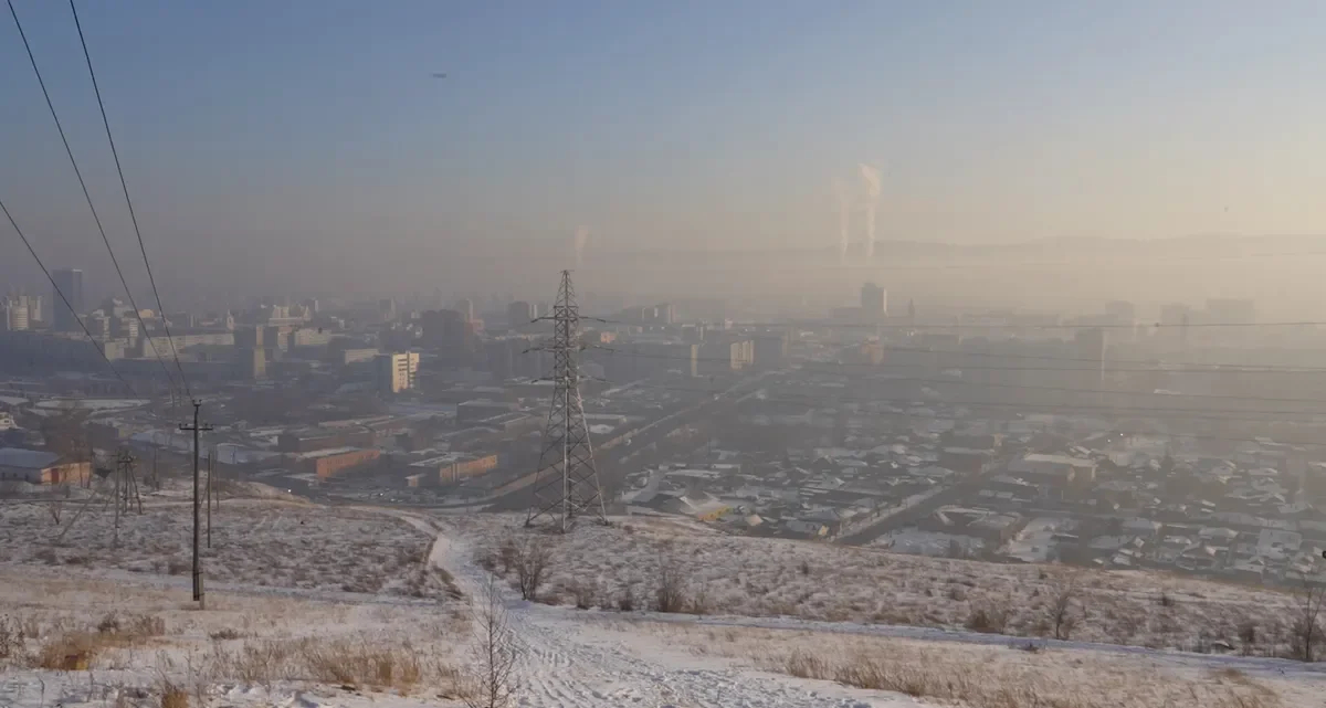 “Black sky mode”, Krasnoyarsk. A shot from the film “Firewood for the mobilised”