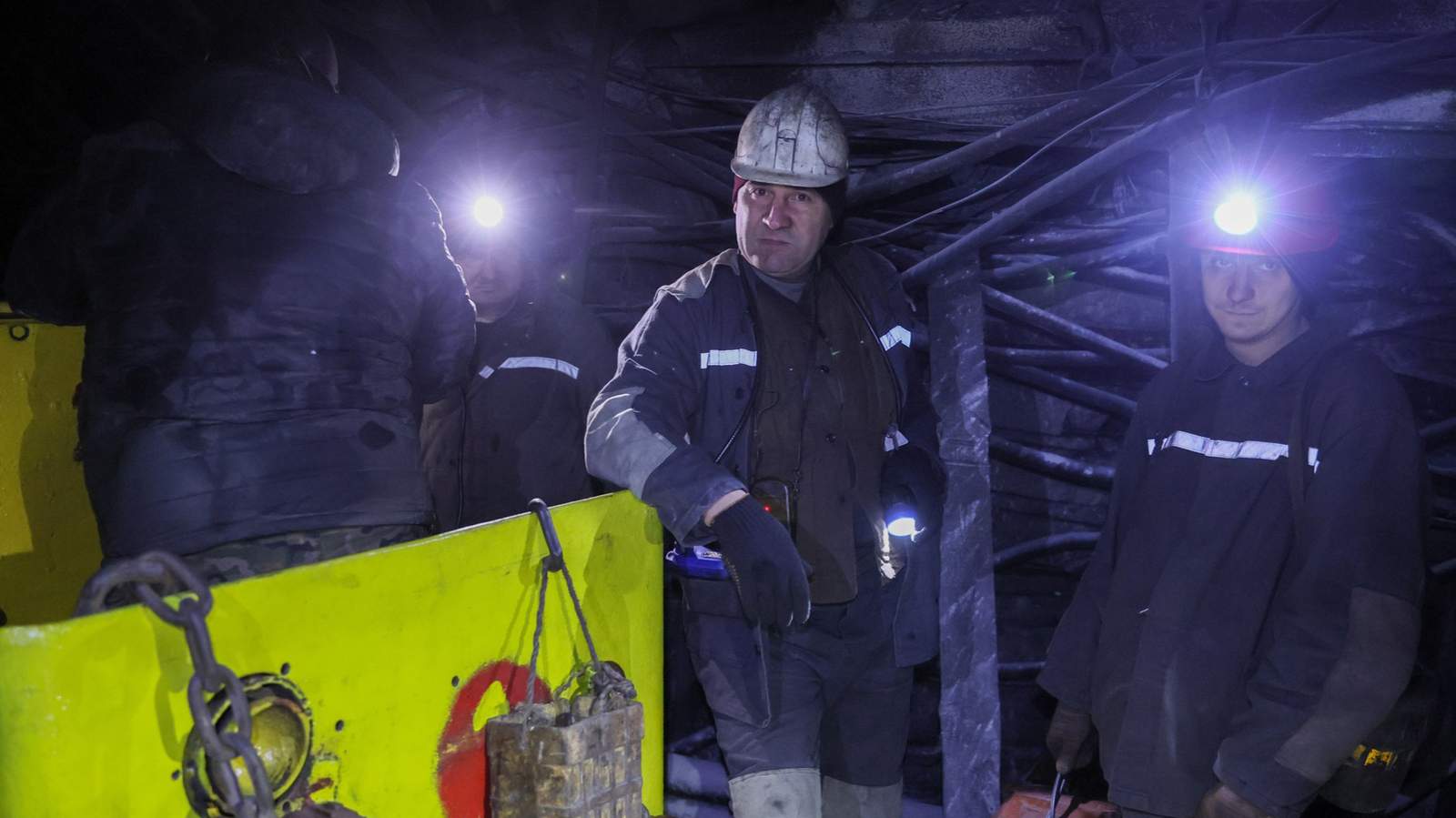 Шахтеры во время работы в шахте «Горняк-95». Макеевка, Донецкая область, Украина. 28 января 2026 года. Фото: Дмитрий Ягодкин / ТАСС / Profimedia