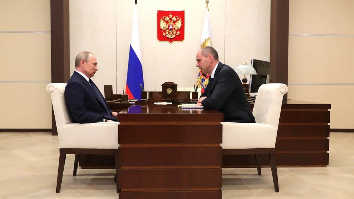 Совещание Владимира Путина и Дениса Паслера. Фото: kremlin.ru