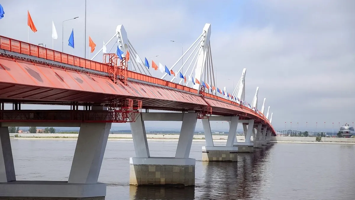 Мост между Благовещенском и Хэйхэ. Фото: Правительство РФ