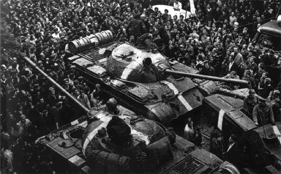 Soviet T-55 tanks during Operation Danube, 1968. Photo: Wikimedia Commons , CC BY-SA 3.0