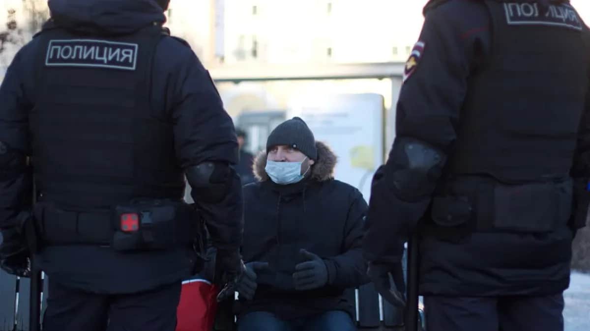 Антивоенная акция протеста в Москве. 6 марта 2022 года. Фото: телеграм-канал avtozaklive