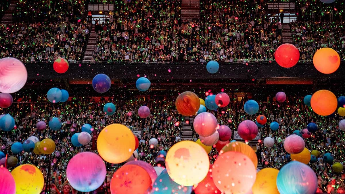 Концерт британской группы Coldplay на стадионе «Паркен» в Копенгагене, Дания, 5 июля 2023 года. Фото: Mads Claus Rasmussen / EPA-EFE
