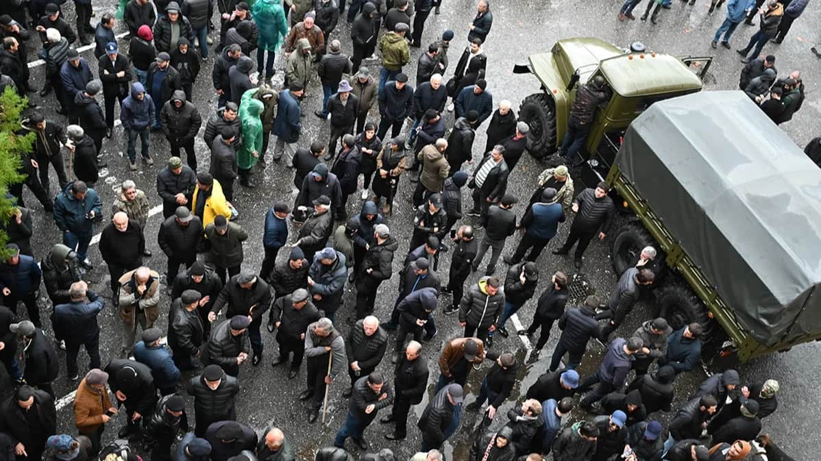 People protest outside the presidential administration building in Sukhumi, Abkhazia, 16 November 2024. Photo: Ilya Pitalev / IMAGO / Scanpix / LETA