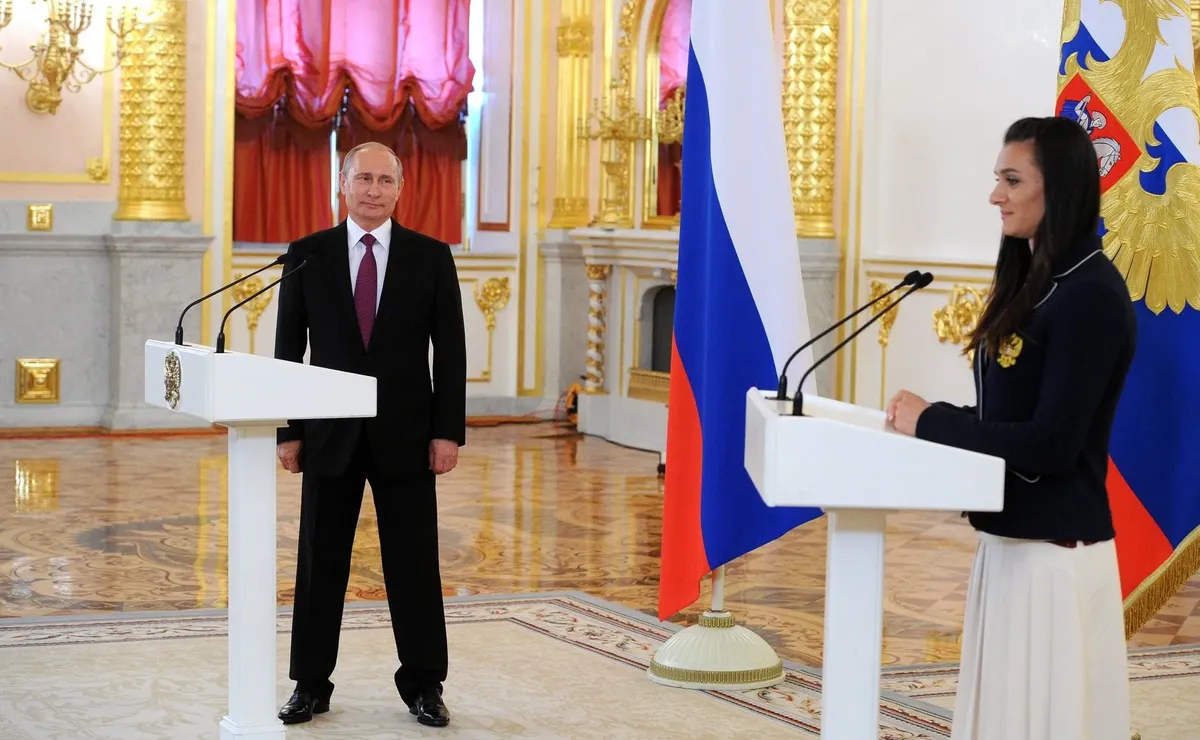 Vladimir Putin and Elena Isinbayeva. Photo by the Kremlin
