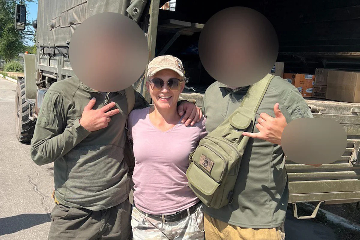 Екатерина во время доставки гуманитарной помощи в «ДНР». Фото предоставлено героиней