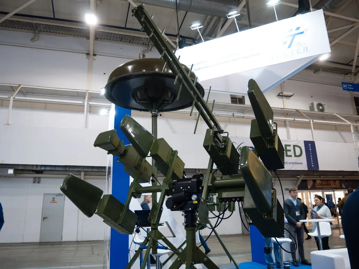 Electronic warfare system Nota. Photo: Wikimedia Commons , CC BY-SA 4.0