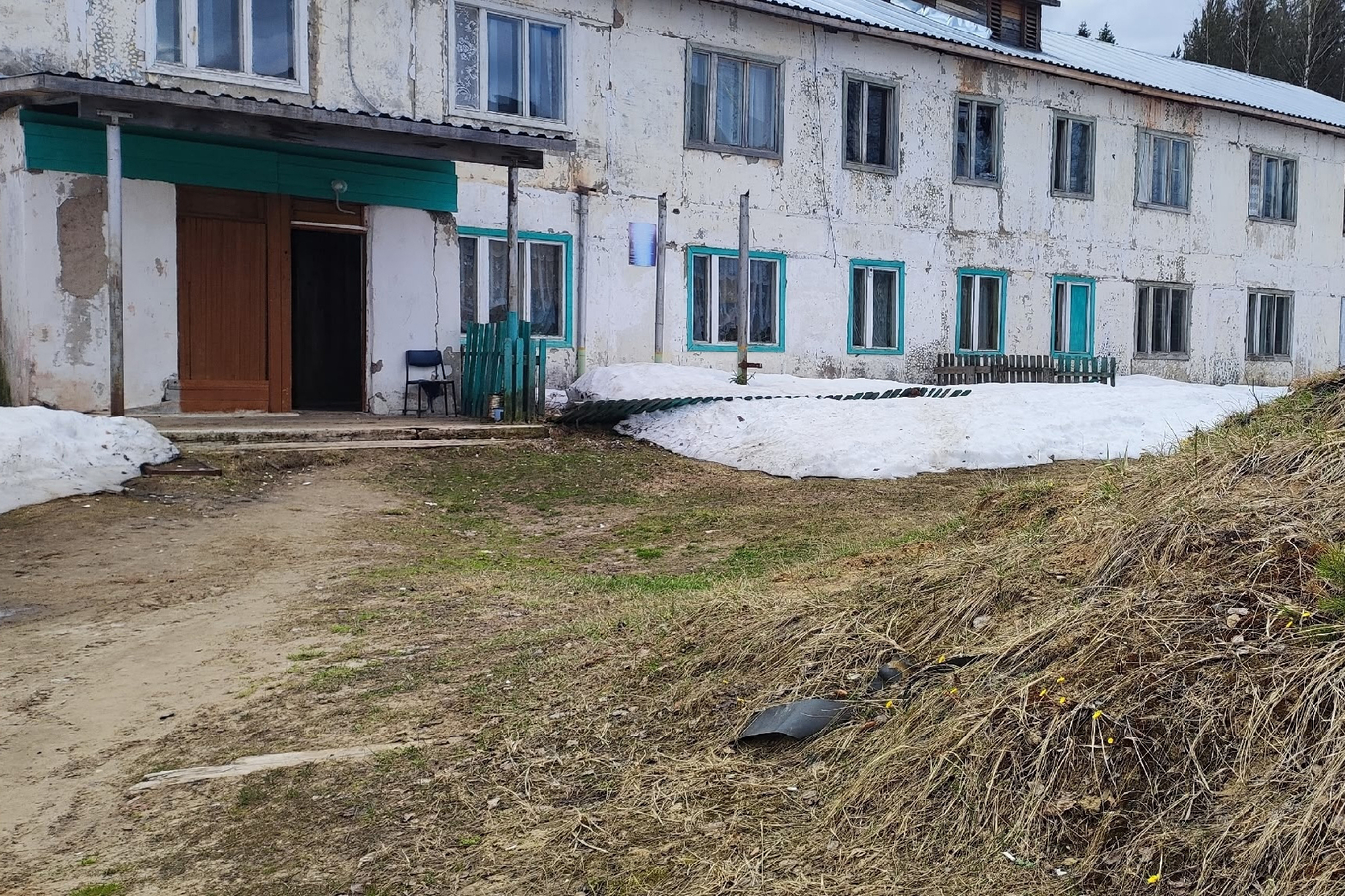Здание общежития, в котором находится библиотека Якши. Фото предоставлено библиотекой / «Ветер»