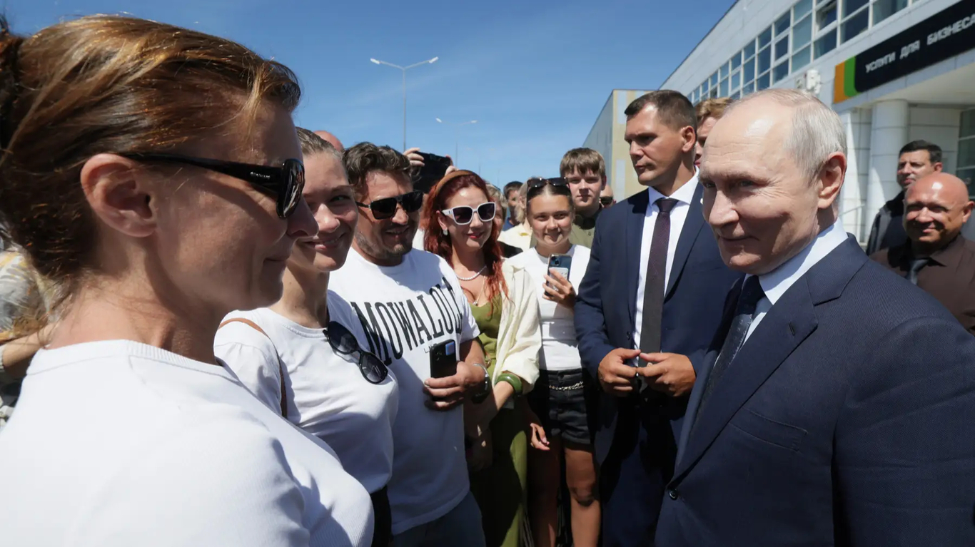 Vladimir Putin meets with local residents on Iturup Island, the largest of the Kuril Islands, 13 August 2026. Photo: Gavriil Grigorov / Sputnik / Kremlin / EPA