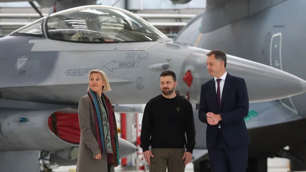 Президент Украины Владимир Зеленский на авиабазе истребителей F-16 в Бельгии. Фото: Oliver Hoslet / EPA-EFE