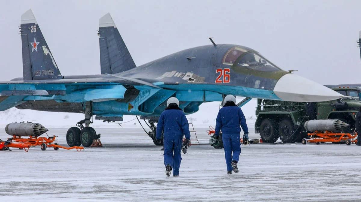 Российские Су-34 в рамках «российско-белорусских учений», 18 февраля 2022 года. Фото: EyePress News/Shutterstock