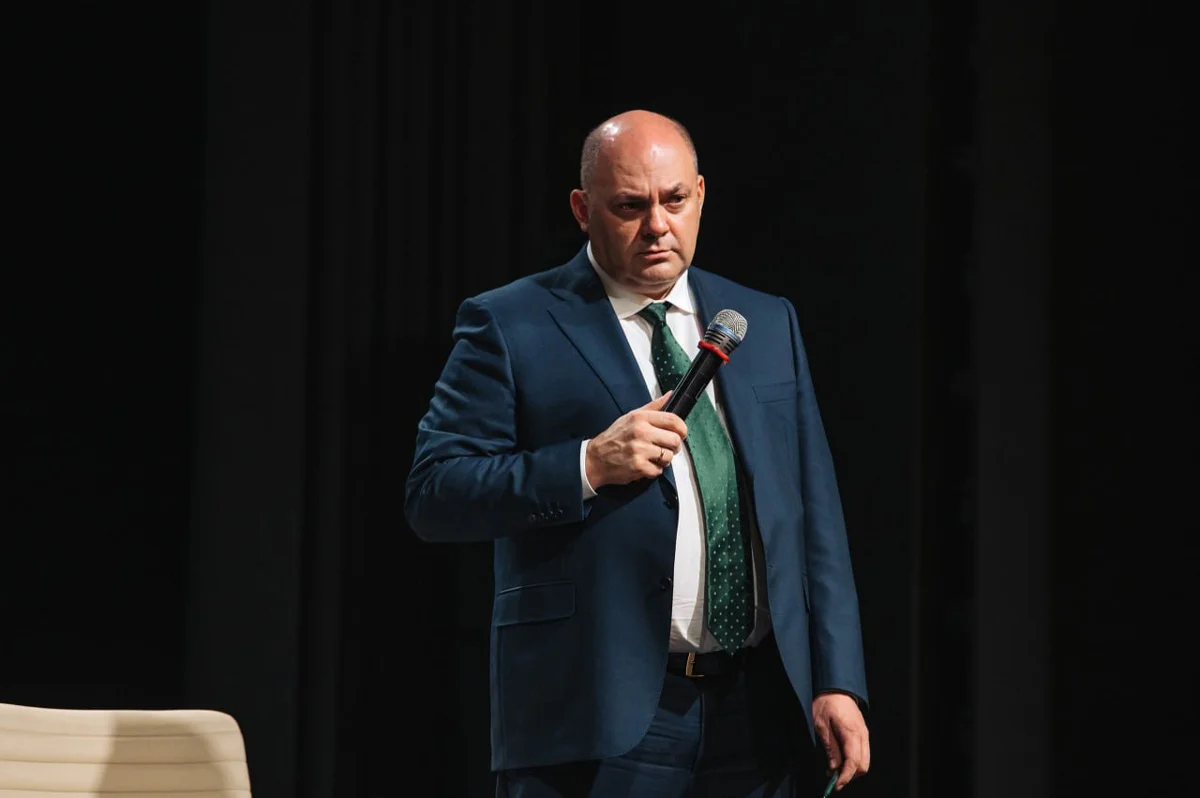 Алексей Смирнов отвечает на вопросы жителей, 12 ноября 2024 года. Фото: Алексей Смирнов / Telegram