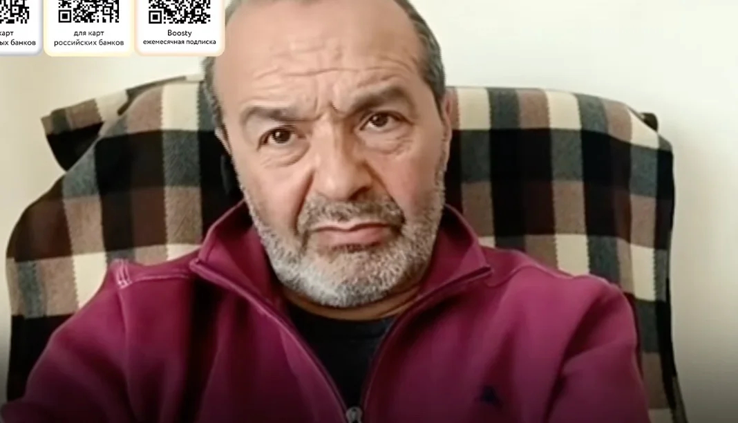 Виктор Шендерович в эфире YouTube канала «Живой гвоздь». Фото: скрин видео
