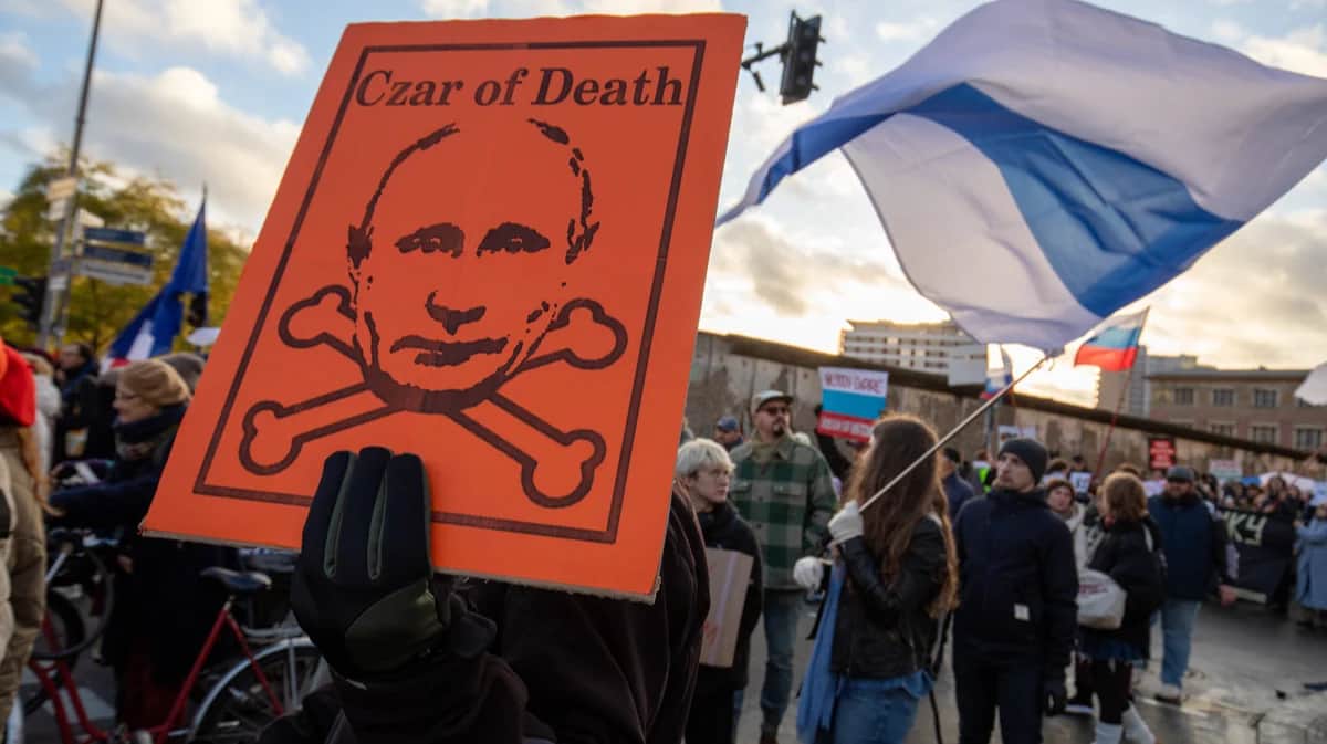 Антипутинская демонстрация в Берлине, 17 ноября 2024 года. Фото: A. Friedrichs / Imago Images / Scanpix / LETA