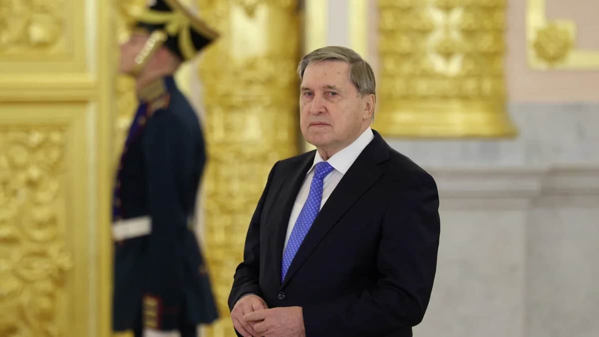 Помощник Владимира Путина Юрий Ушаков. Фото: Рамиль Ситдиков / EPA