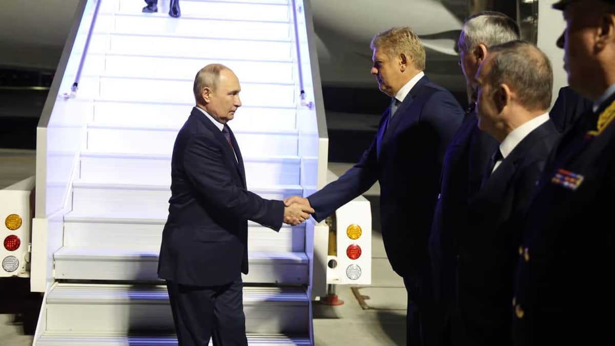 Novosibirsk residents told to stay inside and avoid windows during Putin’s visit