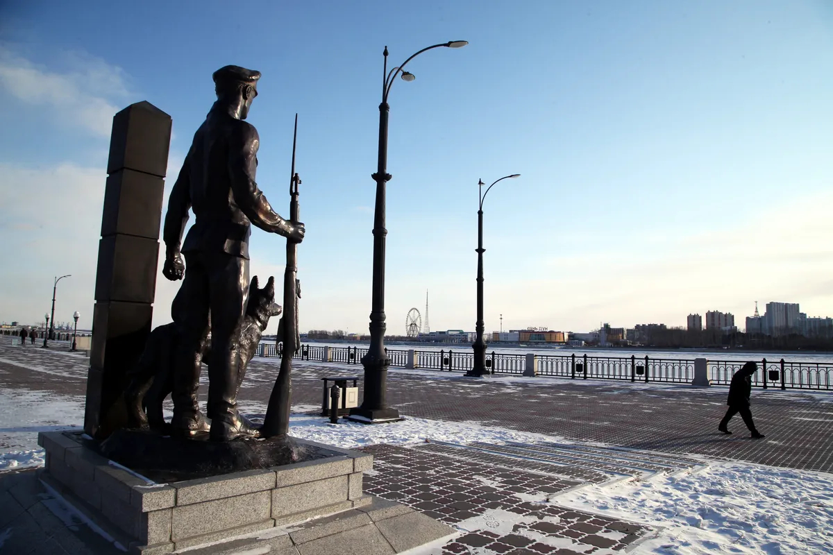 The Chinese city of Heihe seen across the Amur River from the Russian city of Blagoveshchensk. Photo: EPA-EFE / MAXIM SHIPENKOV