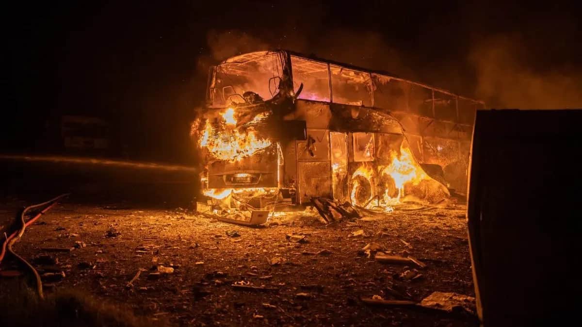Последствия ночного обстрела Киева. Фото: ГСЧС Украины
