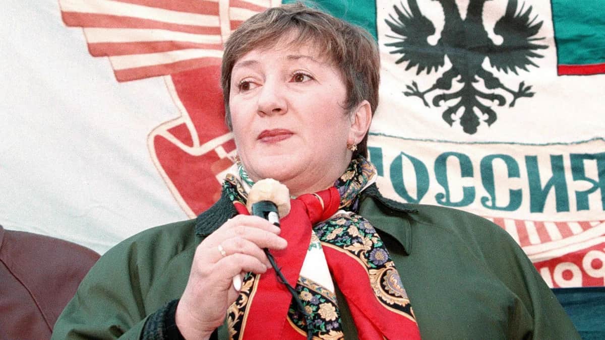 Депутат Государственной Думы РФ Галина Старовойтова во время продемократического митинга в Москве, 3 октября 1998 года. Фото: Stringer / yk-hh / EPA Photo