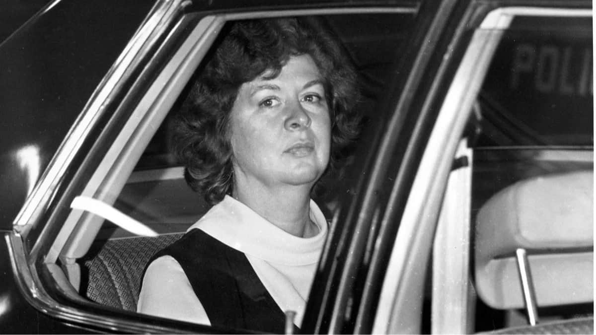 Сара Джейн Мур по пути в федеральный суд, Сан-Франциско, 16 декабря 1975 года. Фото: AP Photo / Scanpix / LETA