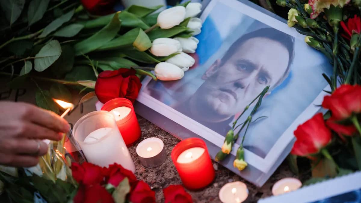 A memorial to Alexey Navalny outside the Russian embassy in Berlin on Friday. Photo: EPA-EFE / CLEMENS BILAN