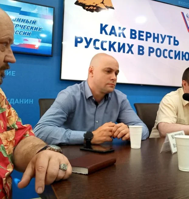 In the centre: Ilya Markovets. Photo: ejednevnik-farser.info