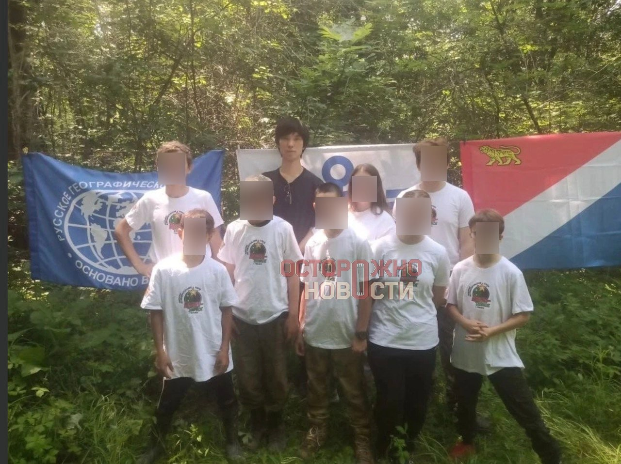 Юки Имаи с детьми из Дома творчества в Находке. Фото: «Осторожно, новости»