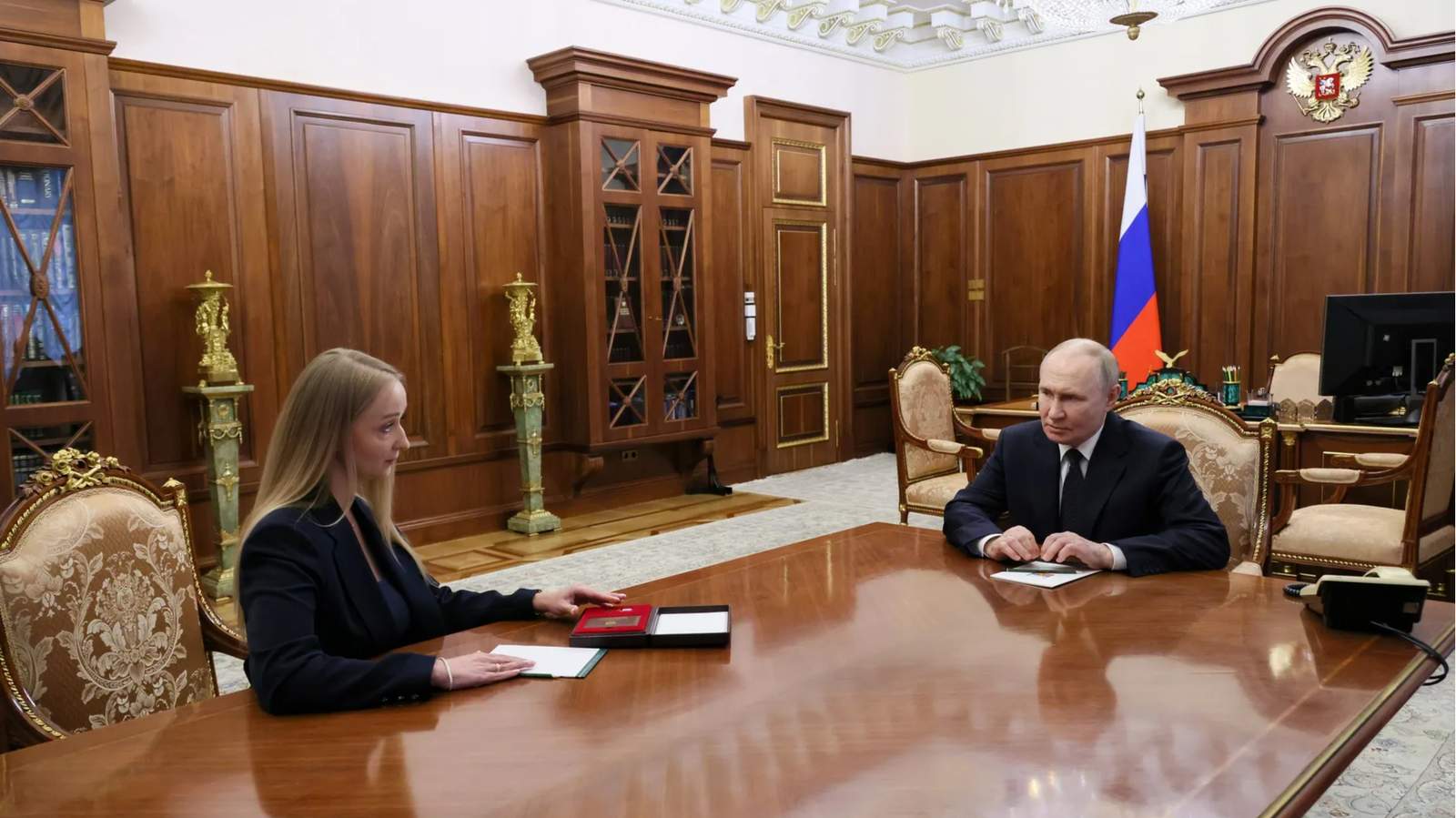 Фото со встречи Гудковой с Путиным: пресс-служба Кремля