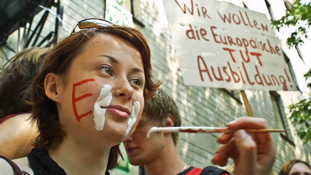 Protesters on EHU’s campus in 2004. Photo: ehuniversity.lt