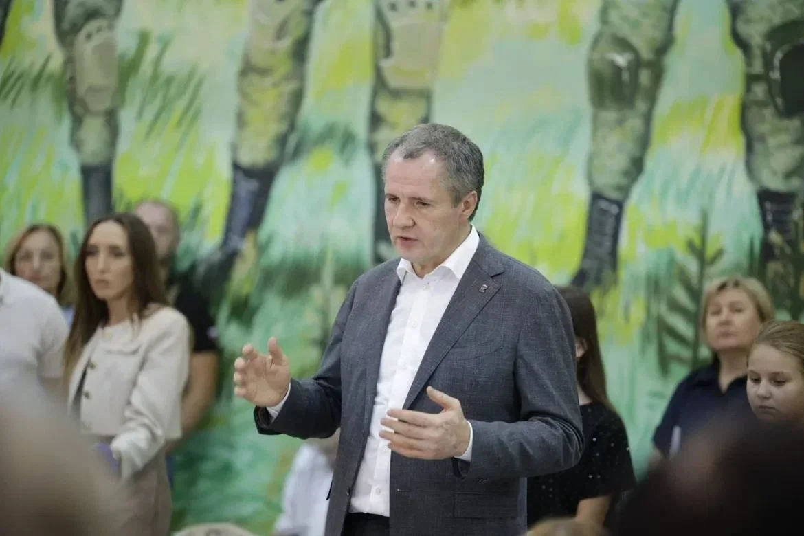 Belgorod Governor Vyacheslav Gladkov meets with evacuees at a temporary shelter in the Belgorod region city of Stary Sokol, 14 August 2024. Photo: Vyacheslav Gladkov / Telegram