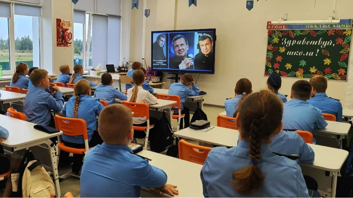 Урок «Разговоров о важном» на тему «Русский язык в эпоху цифровых технологий». Фото: «Не норма»